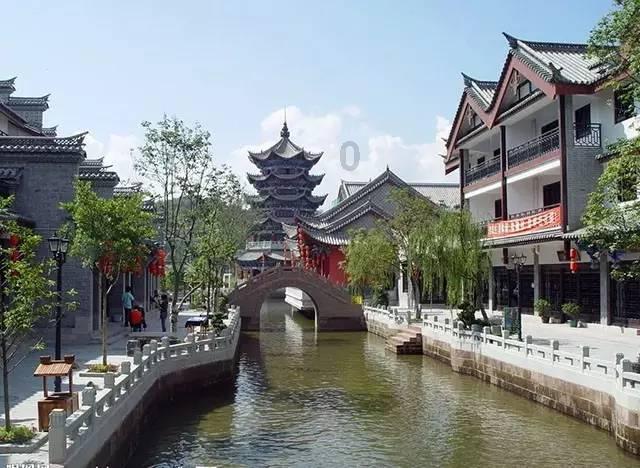 娄底市公安局交通警察支队关于对娄底市娄星区长青桥实施交通管制的通告